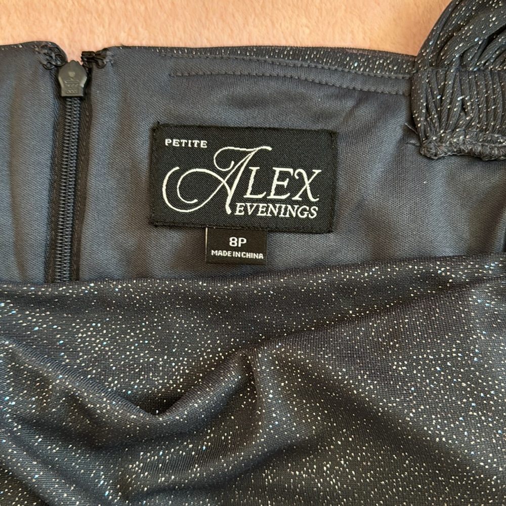 Alex Evenings Gray Size 8P Elegant Cold Shoulder Gown - Picture 5 of 8
